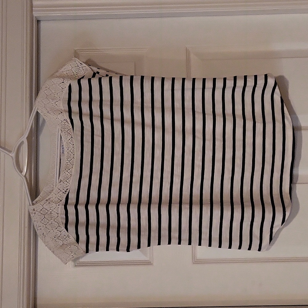 Ricki's top